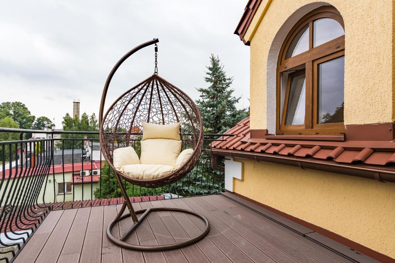 Pokoje Goscinne Przy Rynku Dąbrówno Exteriör bild